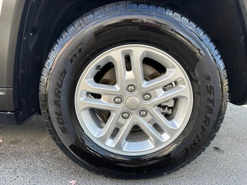 used 2023 Jeep Grand Cherokee car, priced at $18,973