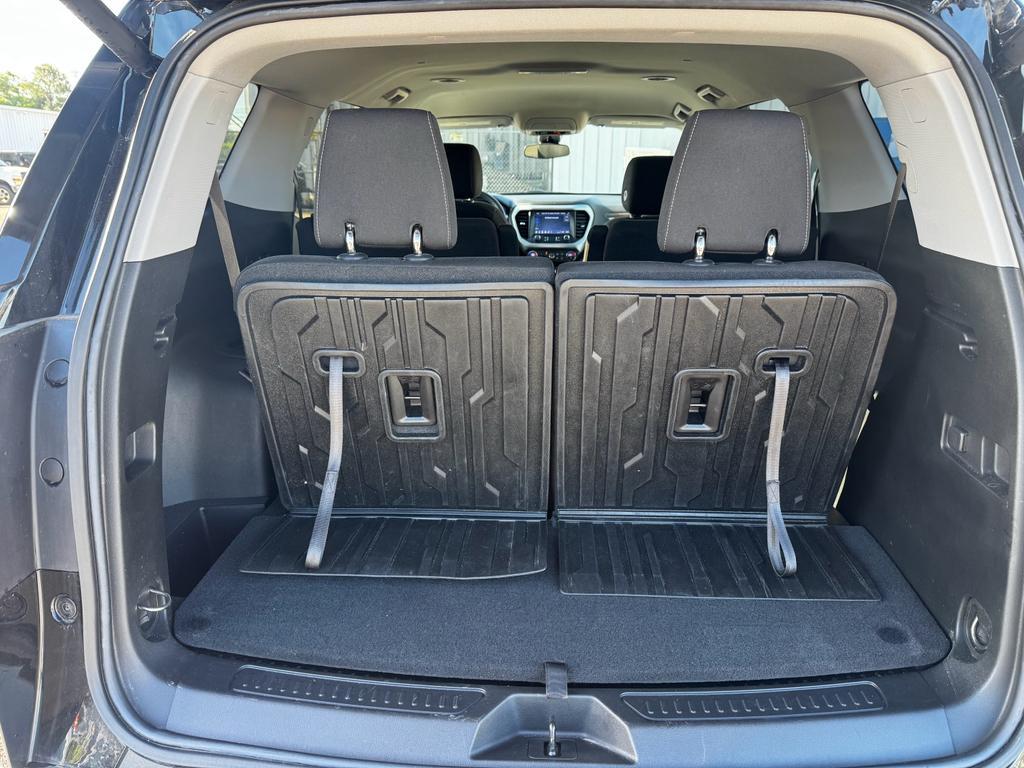 used 2023 GMC Acadia car, priced at $28,176