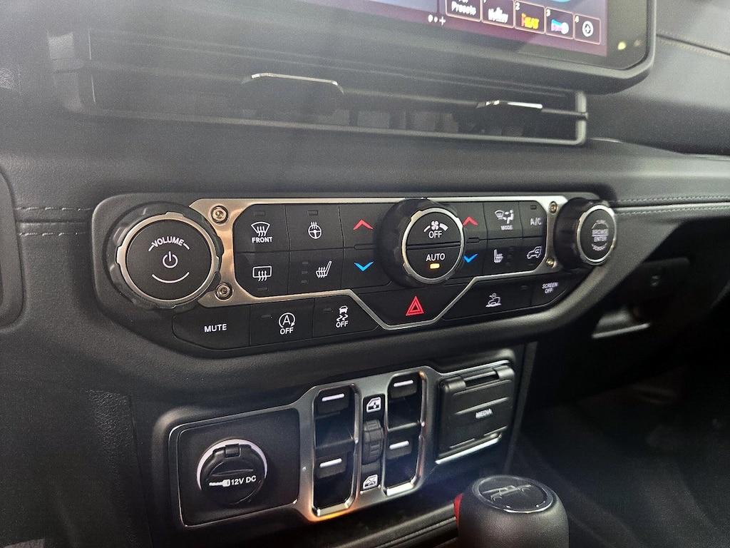 used 2025 Jeep Gladiator car, priced at $42,998