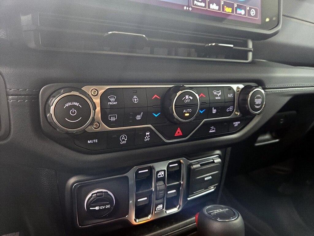 used 2025 Jeep Gladiator car, priced at $41,998