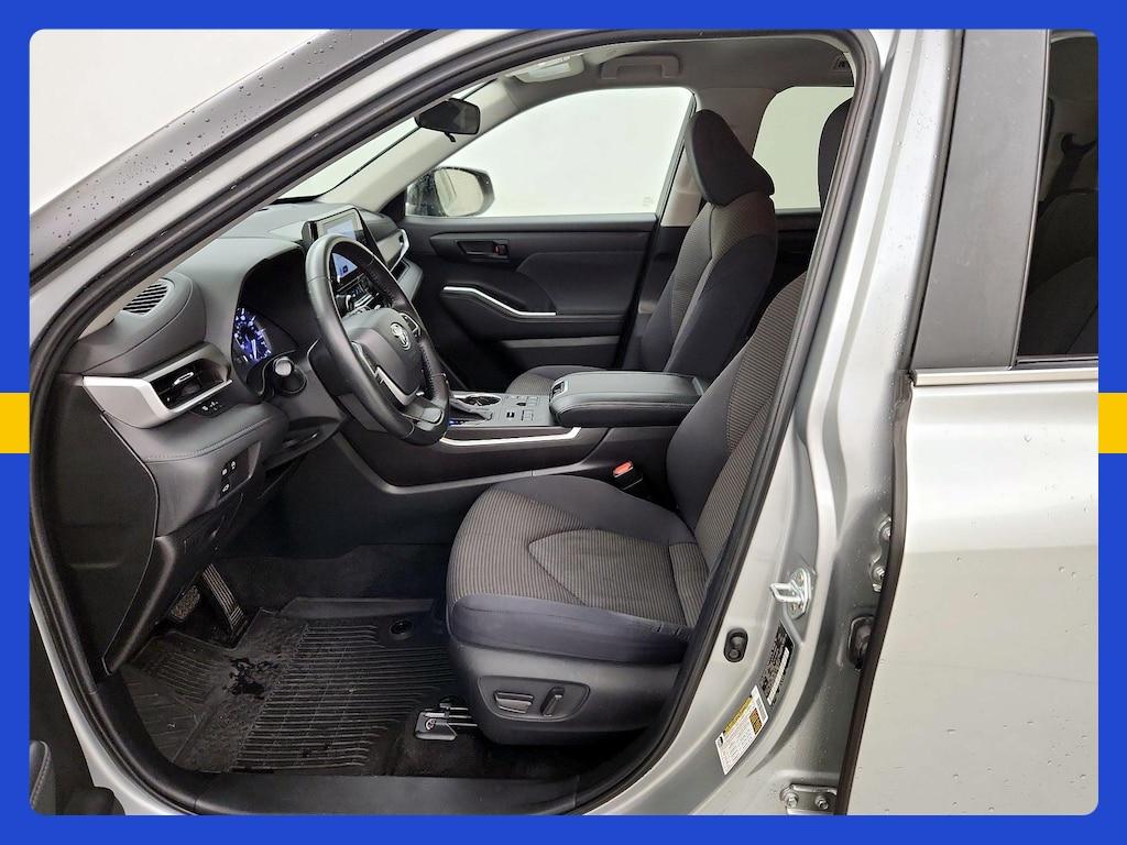 used 2023 Toyota Highlander car, priced at $30,998