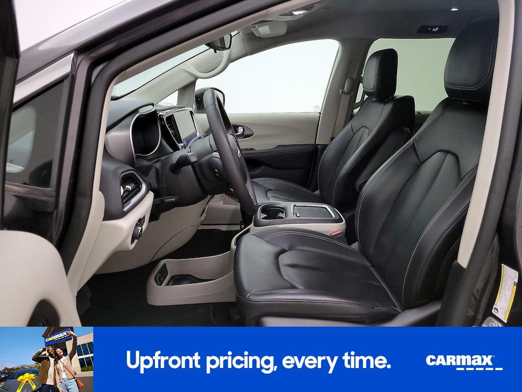 used 2023 Chrysler Pacifica car, priced at $24,998