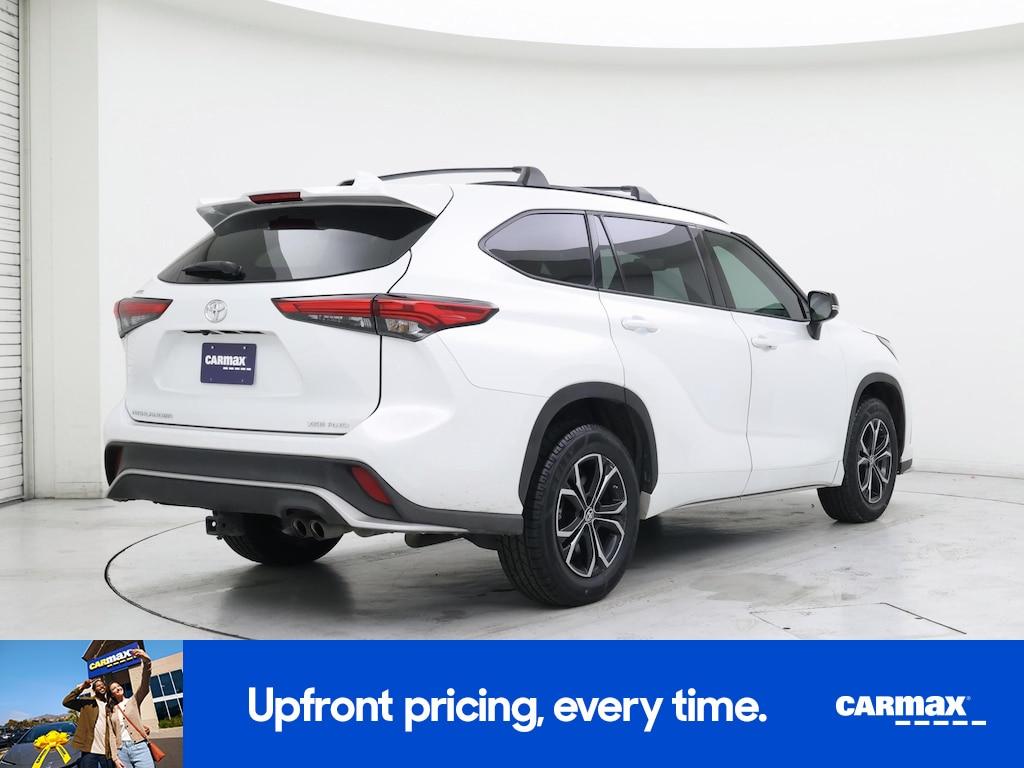 used 2023 Toyota Highlander car, priced at $38,998