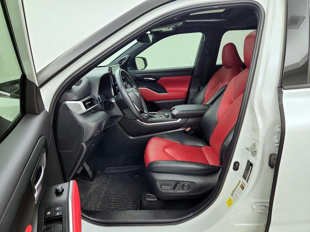 used 2023 Toyota Highlander car, priced at $38,998