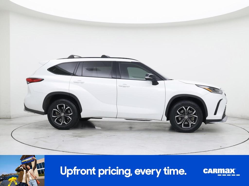 used 2023 Toyota Highlander car, priced at $38,998