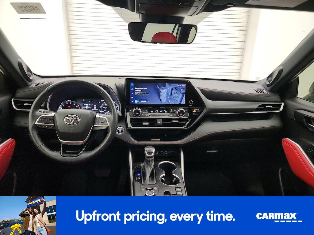 used 2023 Toyota Highlander car, priced at $38,998