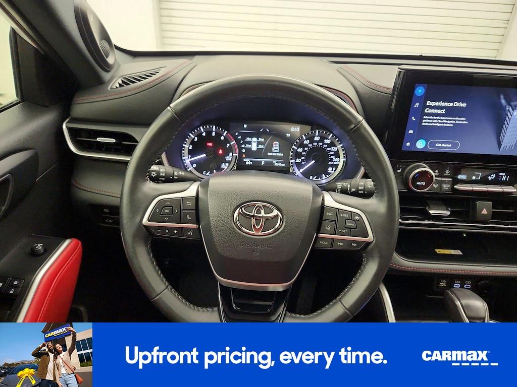 used 2023 Toyota Highlander car, priced at $38,998