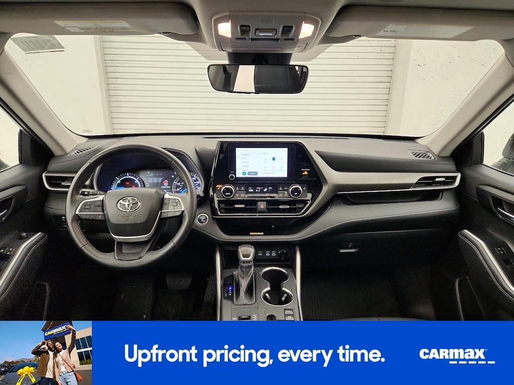 used 2023 Toyota Highlander Hybrid car, priced at $40,998