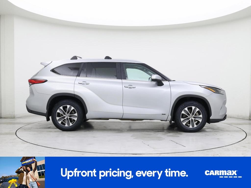 used 2023 Toyota Highlander Hybrid car, priced at $40,998