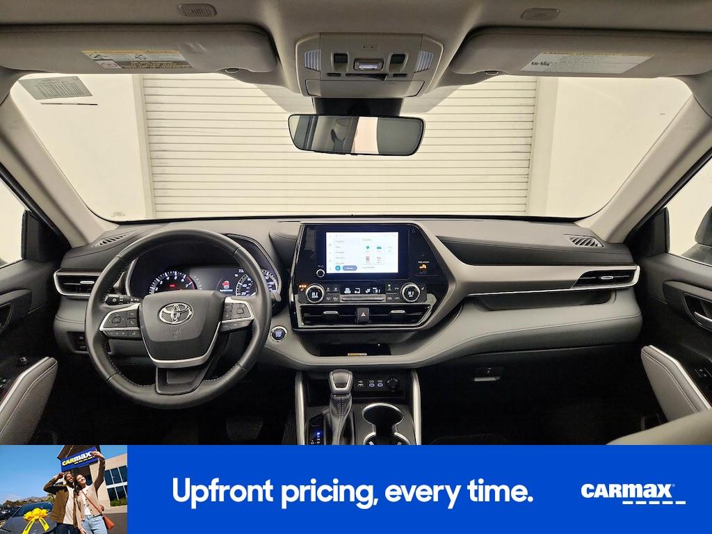 used 2023 Toyota Highlander car, priced at $36,998