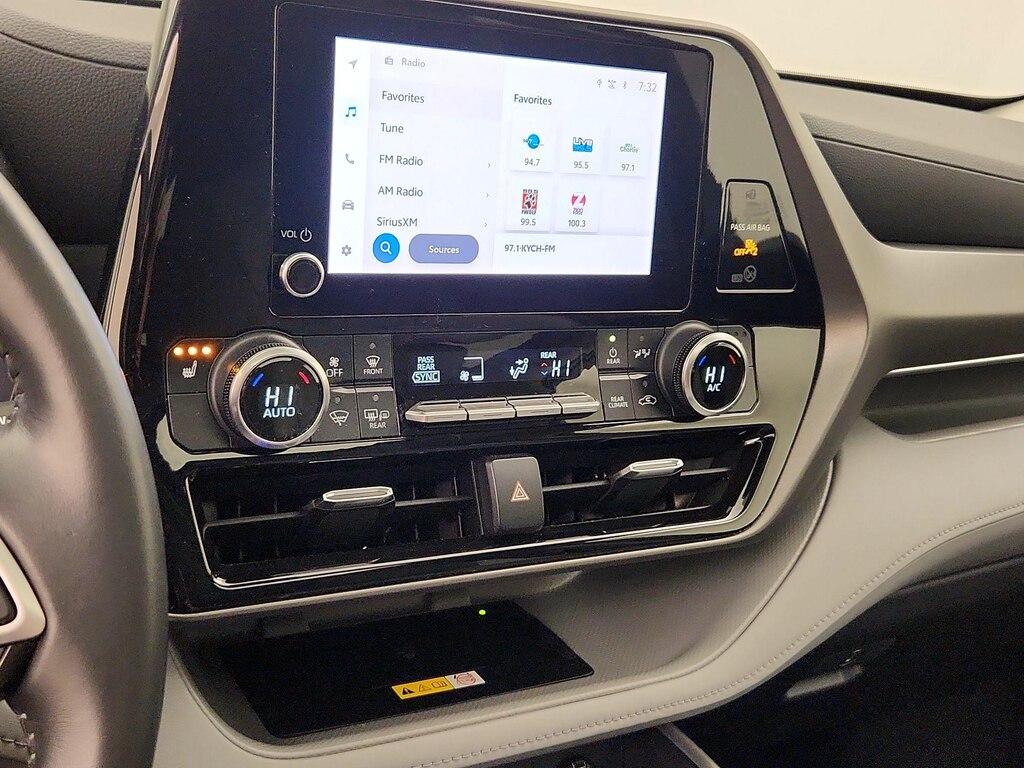 used 2023 Toyota Highlander car, priced at $36,998