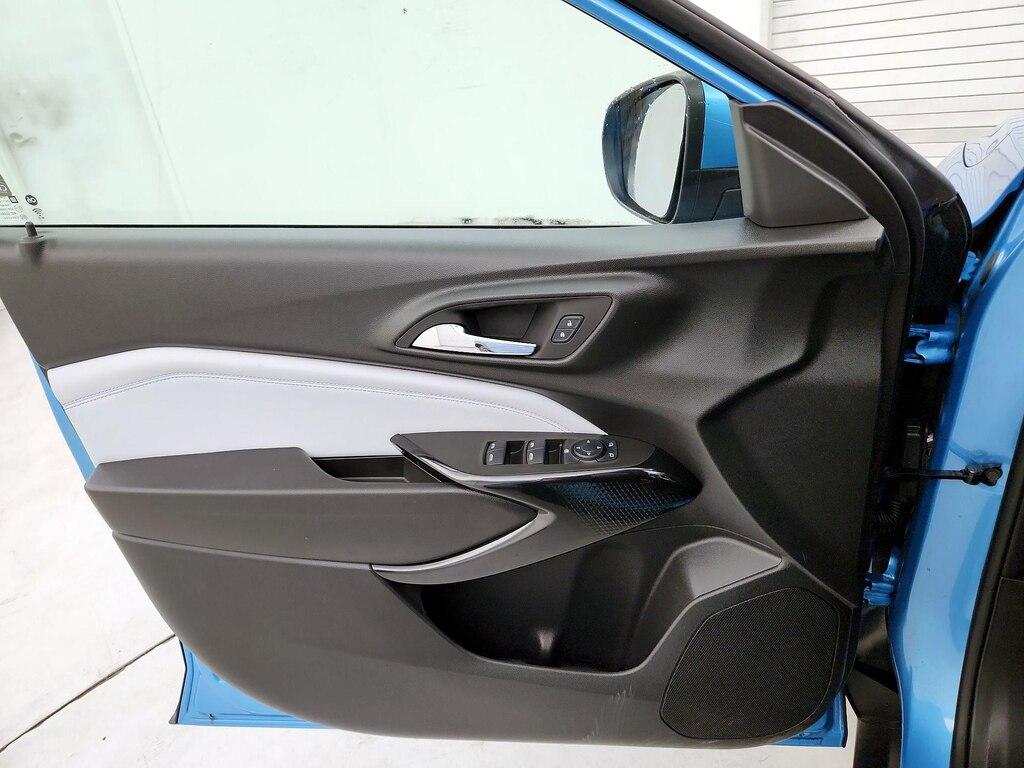 used 2025 Chevrolet Trax car, priced at $22,998