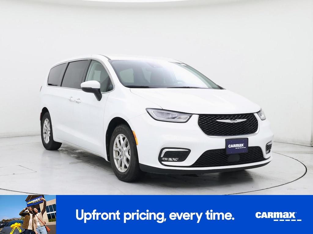 used 2023 Chrysler Pacifica car, priced at $24,998