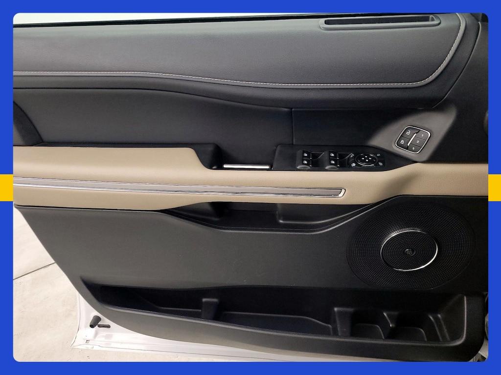 used 2024 Ford Expedition car, priced at $41,998