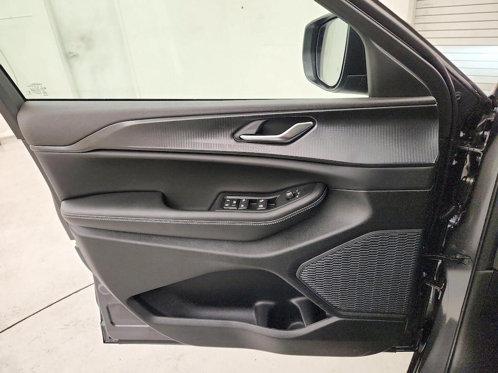 used 2025 Jeep Grand Cherokee car, priced at $36,998