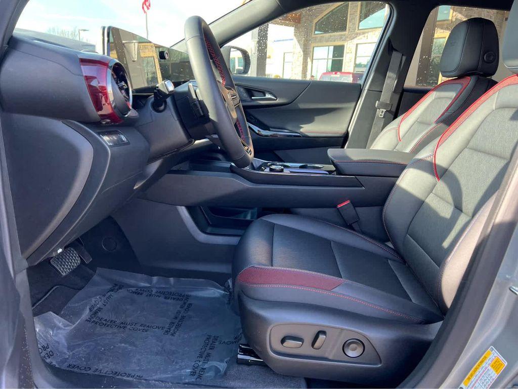 new 2026 Chevrolet Equinox car, priced at $33,895