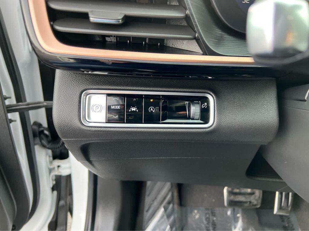 used 2025 Buick Envision car, priced at $29,995