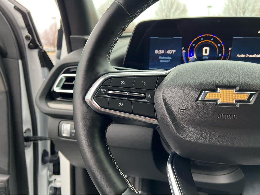 used 2025 Chevrolet Traverse car, priced at $38,990