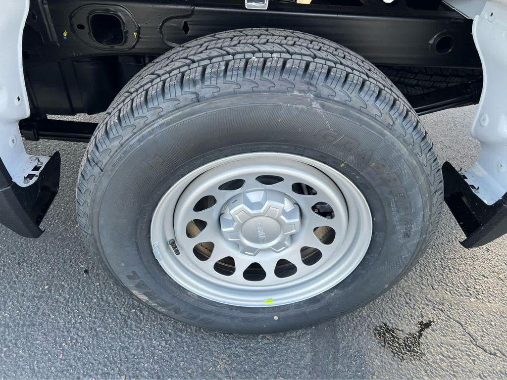 new 2026 GMC Sierra 1500 car, priced at $39,625