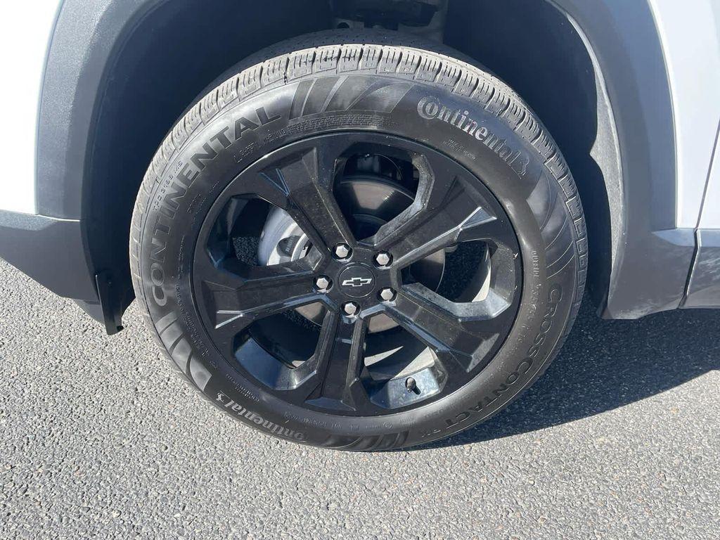 used 2025 Chevrolet Equinox car, priced at $27,990