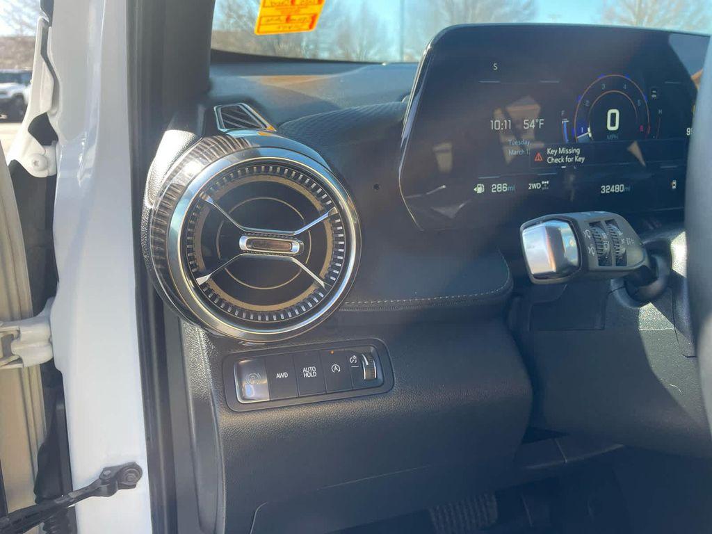 used 2025 Chevrolet Equinox car, priced at $27,990