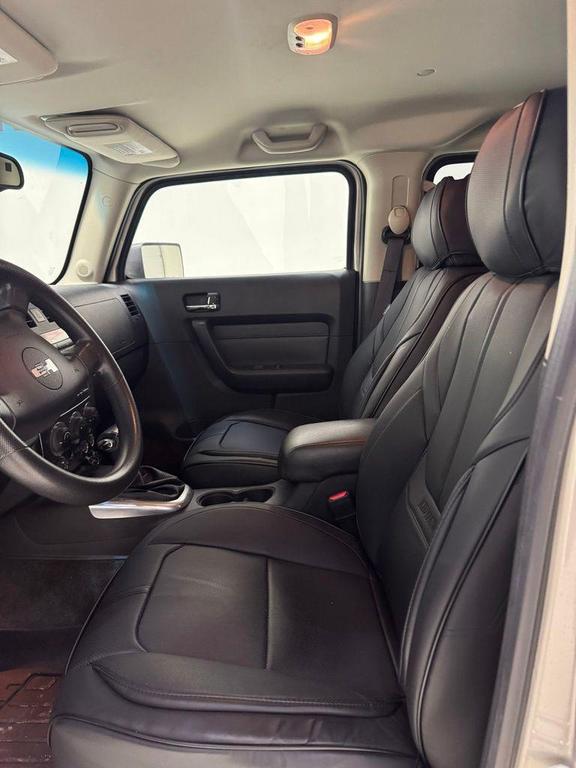 used 2006 Hummer H3 car, priced at $9,900