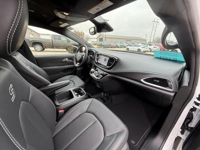 new 2026 Chrysler Pacifica car, priced at $47,080