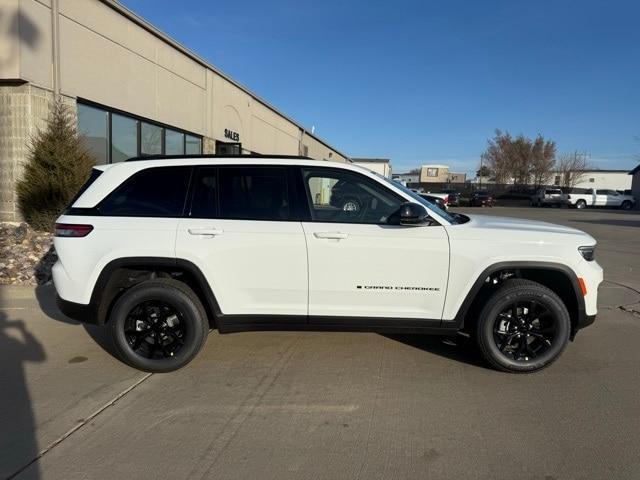 new 2025 Jeep Grand Cherokee car, priced at $43,385