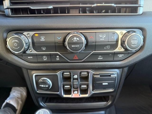 new 2026 Jeep Wrangler car, priced at $46,157