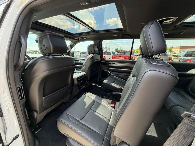 new 2026 Jeep Grand Wagoneer L car
