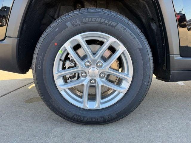 new 2026 Jeep Grand Cherokee L car, priced at $48,005