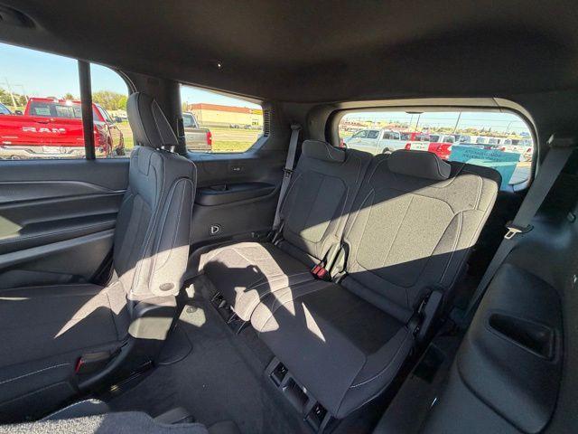 new 2026 Jeep Grand Cherokee L car, priced at $48,005