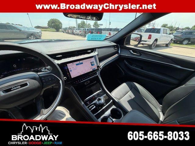 new 2026 Jeep Grand Cherokee car, priced at $43,815