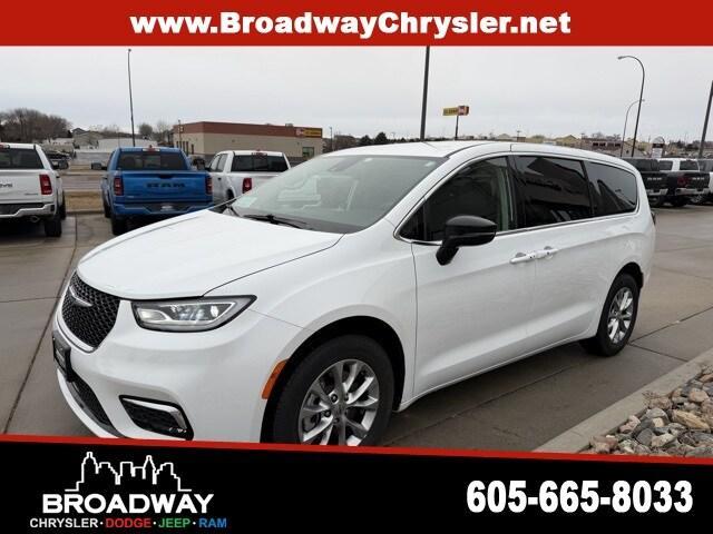 used 2024 Chrysler Pacifica car, priced at $37,850