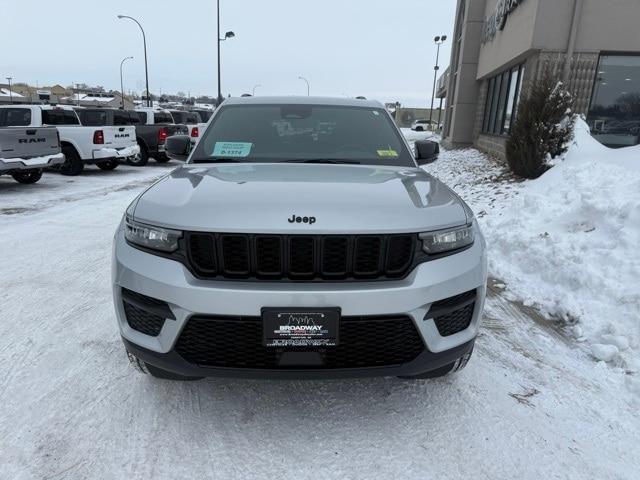 new 2025 Jeep Grand Cherokee car, priced at $43,980