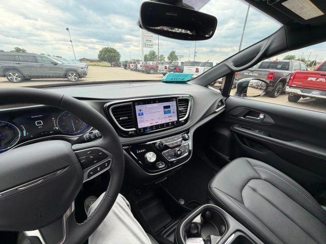 new 2027 Chrysler Pacifica car, priced at $46,605