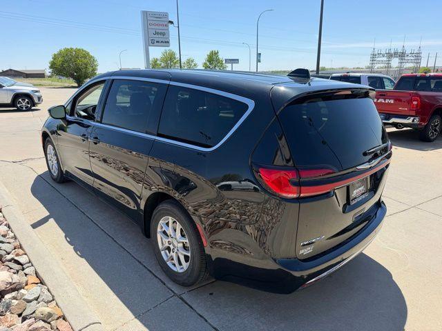used 2023 Chrysler Pacifica car, priced at $27,914