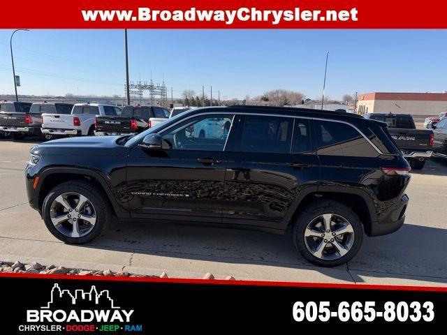 new 2026 Jeep Grand Cherokee car, priced at $46,483