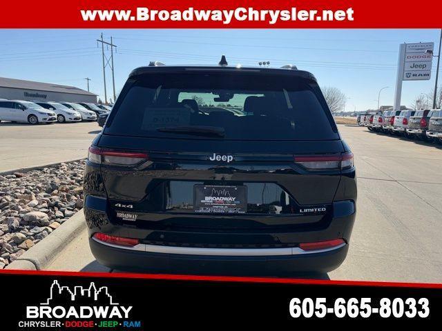 new 2026 Jeep Grand Cherokee car, priced at $46,483