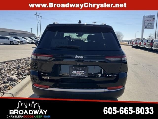 new 2026 Jeep Grand Cherokee car, priced at $46,983