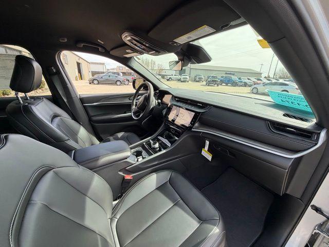 new 2026 Jeep Grand Cherokee car, priced at $46,966