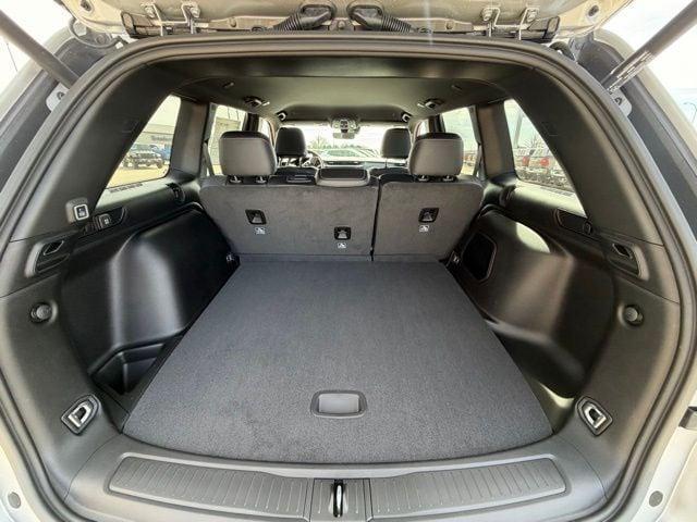 new 2026 Jeep Grand Cherokee car, priced at $46,966