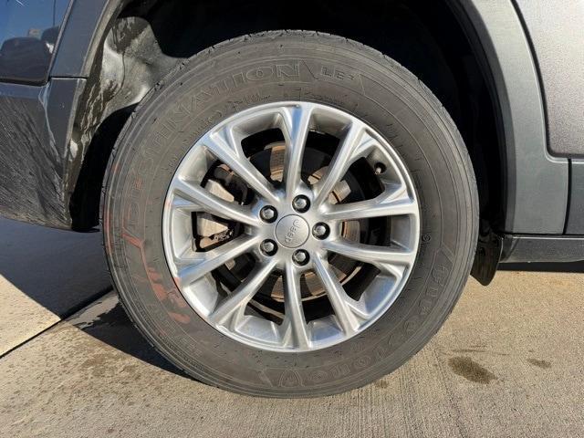 used 2022 Jeep Cherokee car, priced at $22,980