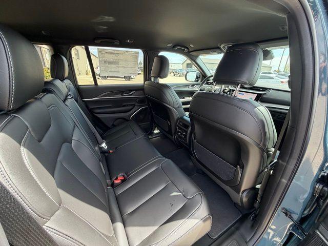new 2026 Jeep Grand Cherokee car, priced at $46,948