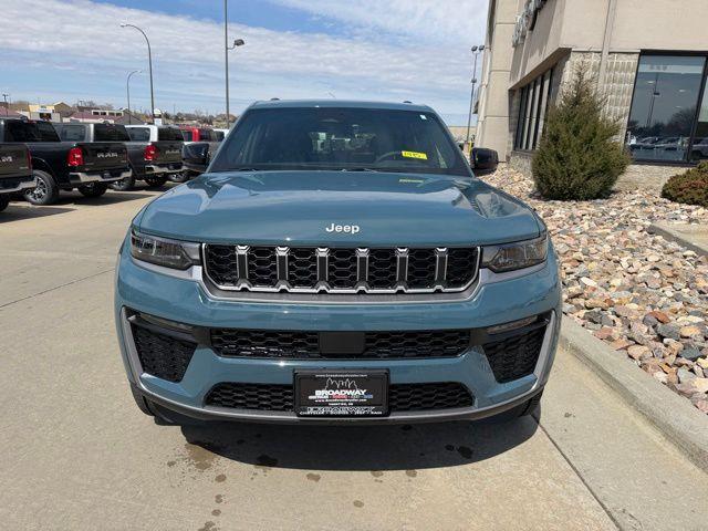new 2026 Jeep Grand Cherokee car, priced at $46,948