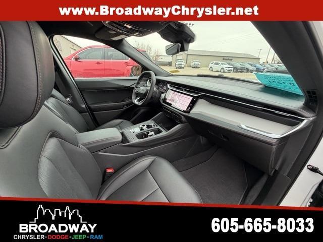 new 2026 Jeep Cherokee car, priced at $41,995