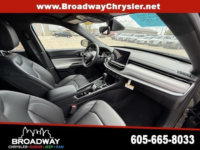 new 2025 Jeep Compass car, priced at $32,300