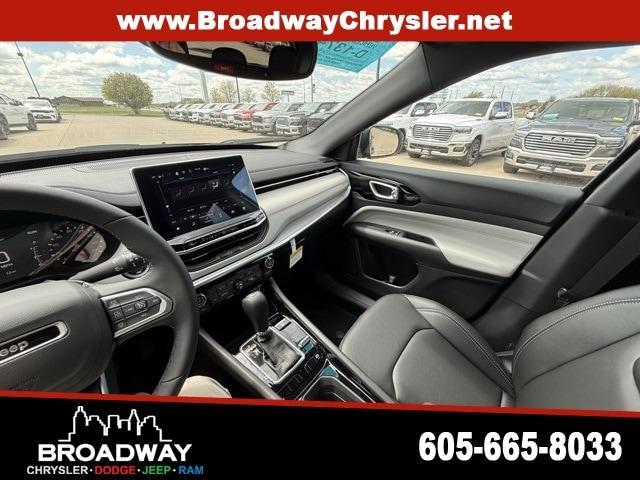 new 2025 Jeep Compass car, priced at $32,300