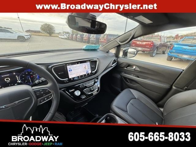 new 2026 Chrysler Pacifica car, priced at $43,565