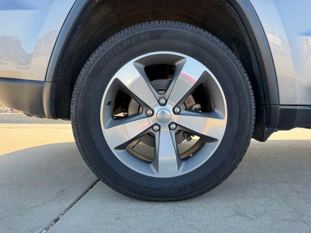 used 2015 Jeep Grand Cherokee car, priced at $16,990